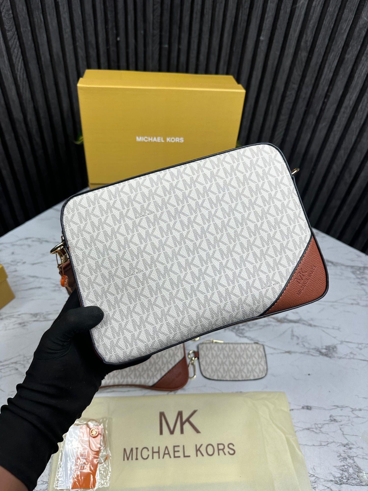 MHAEL KRS CAMERA JET SET COMBO Women Handbag WITH BOX