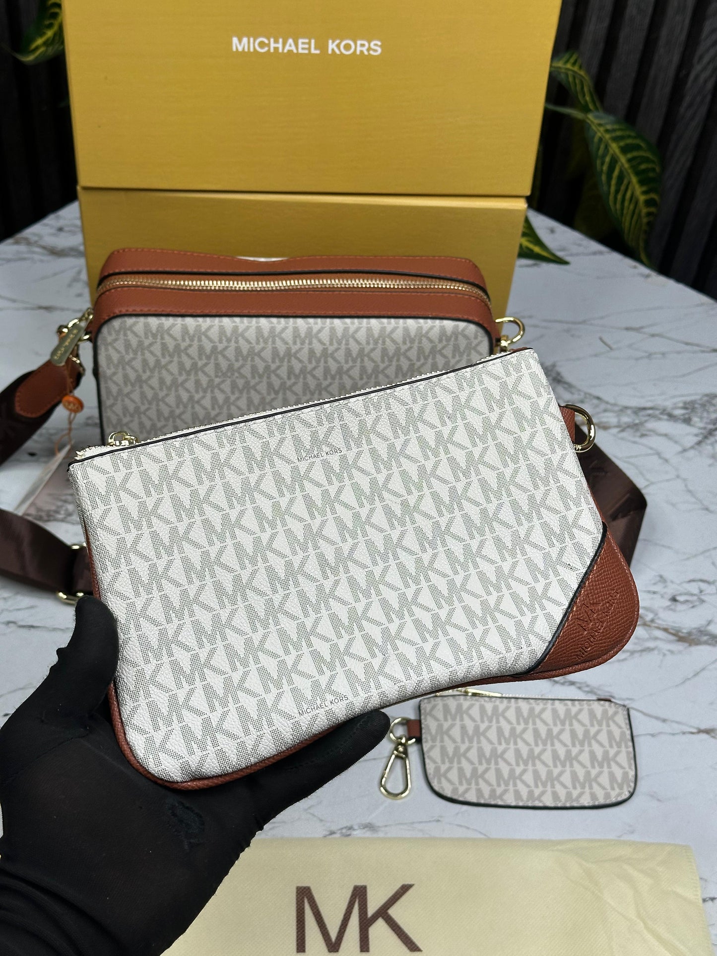 MHAEL KRS CAMERA JET SET COMBO Women Handbag WITH BOX