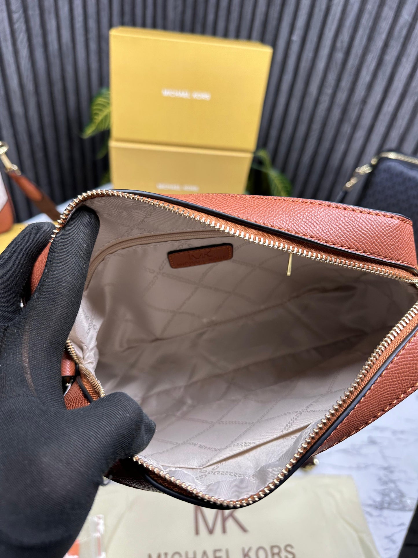MHAEL KRS CAMERA JET SET COMBO Women Handbag WITH BOX
