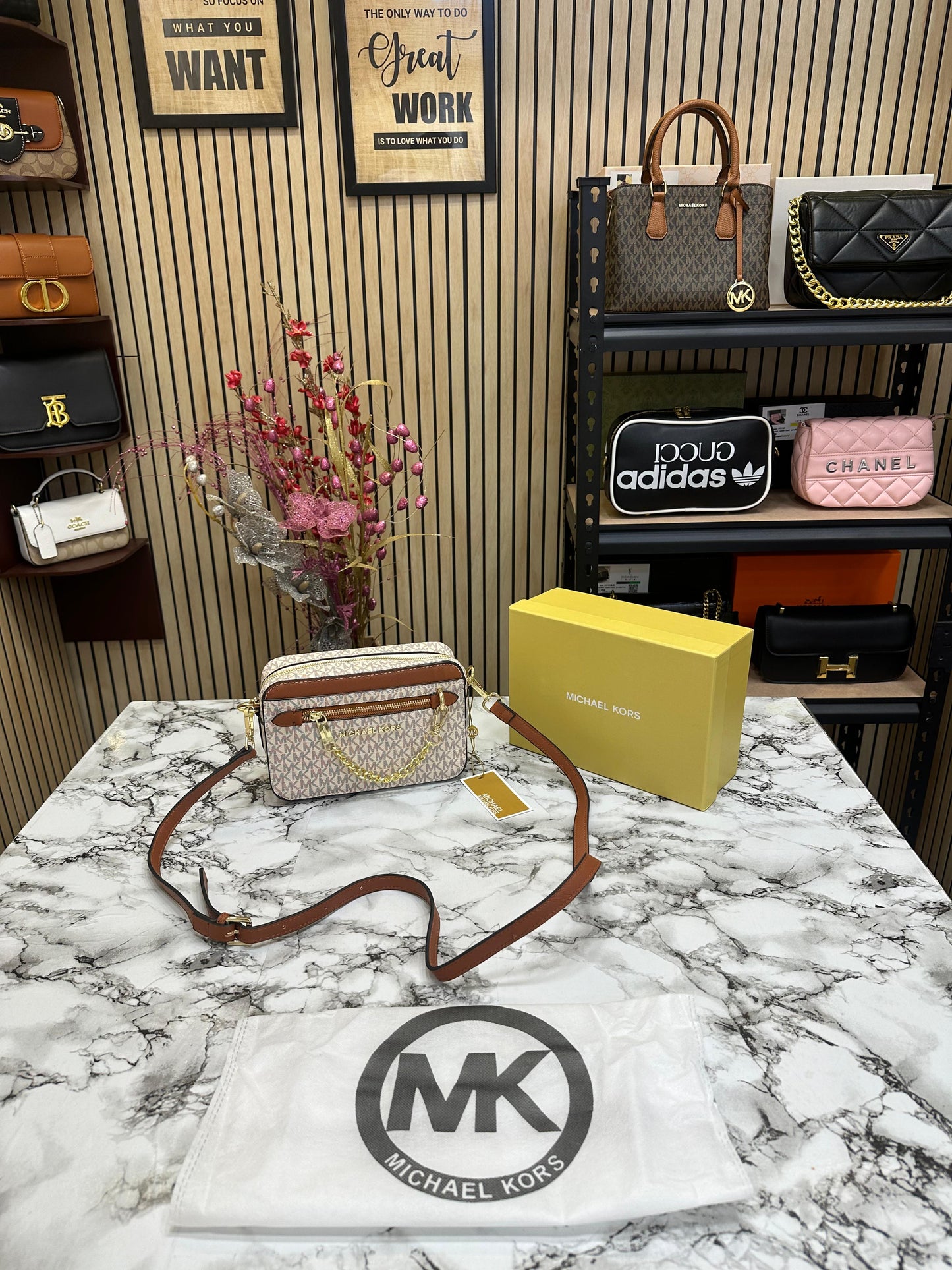 MICHL KRS JET SET CAMERA CROSSBODY BAG