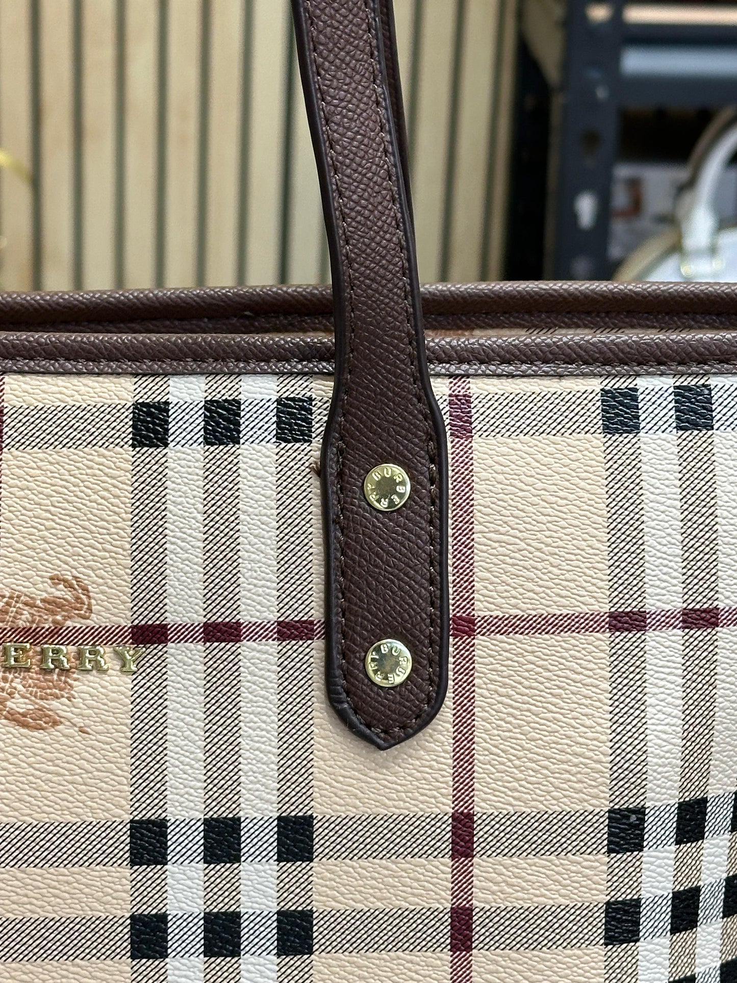BURBEY NVA CHECK TOTE HUMAN BAG