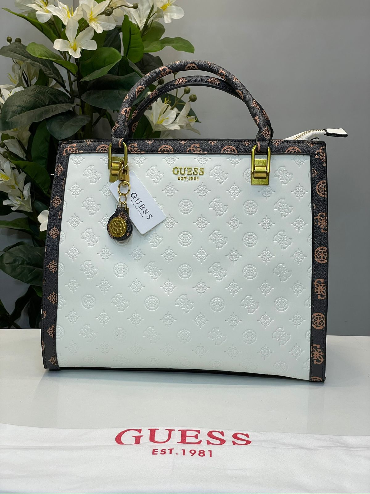 GUSS ABEY SATCHEL WOMAN HAND BAG