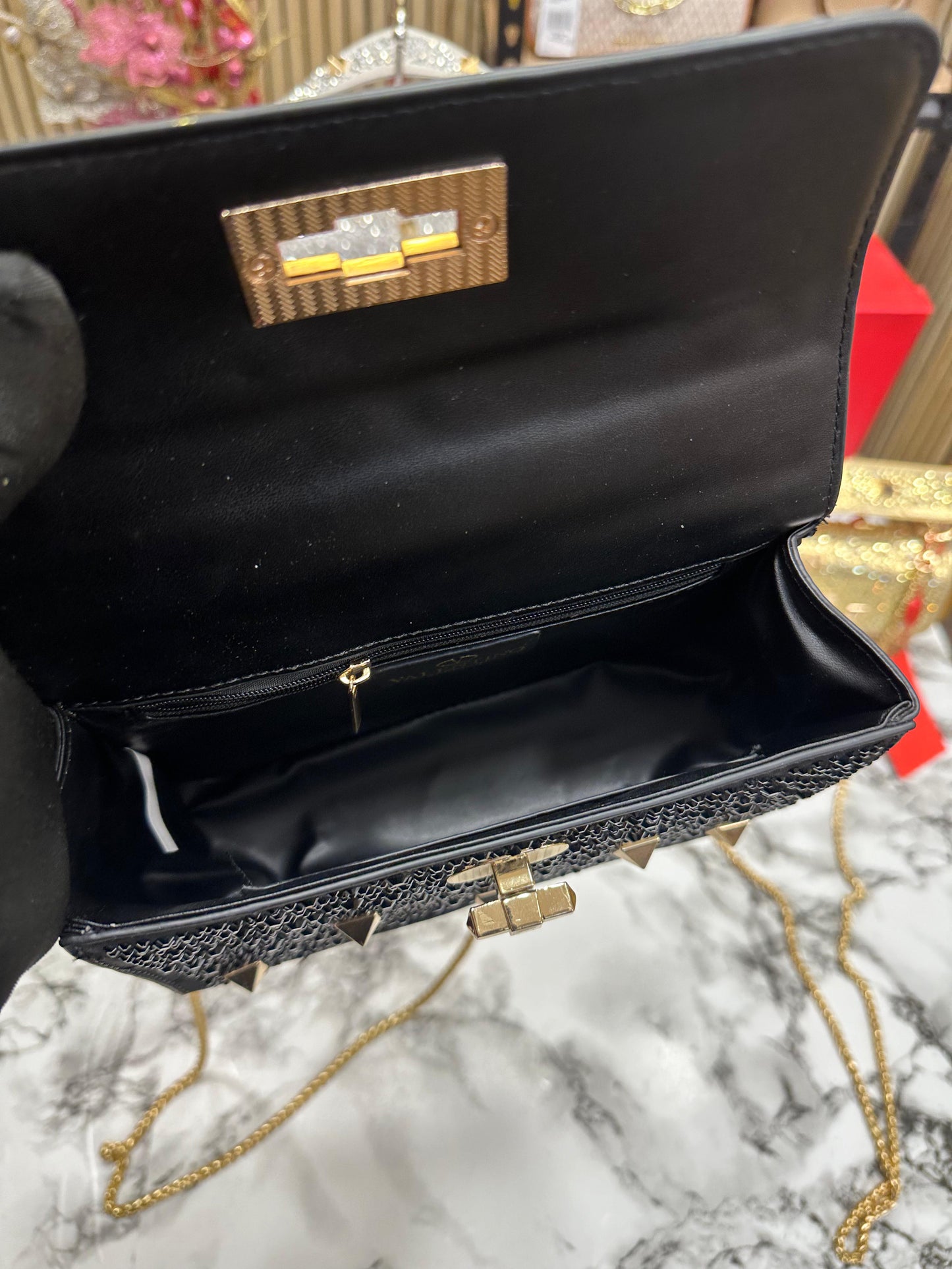 VALTINO GARAVNI PREMIUM MEDIUM SHOULDER BAG