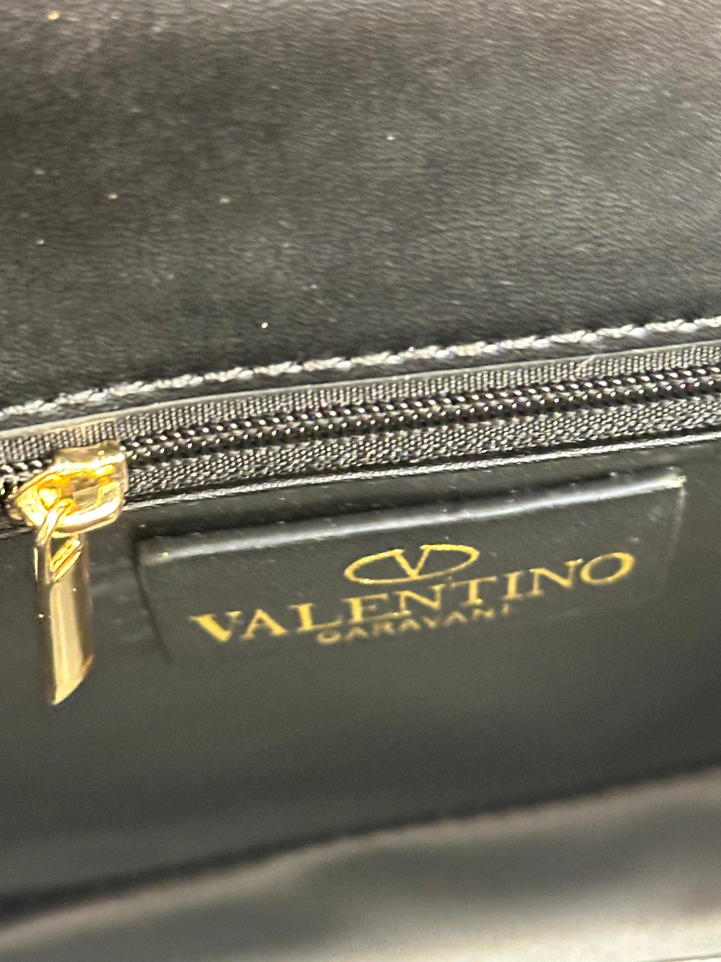 VALTINO GARAVNI PREMIUM MEDIUM SHOULDER BAG