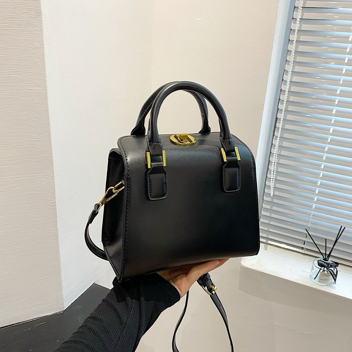 CHRISTN DIR PREMIUN DUFFLE WOMEN HAND BAG