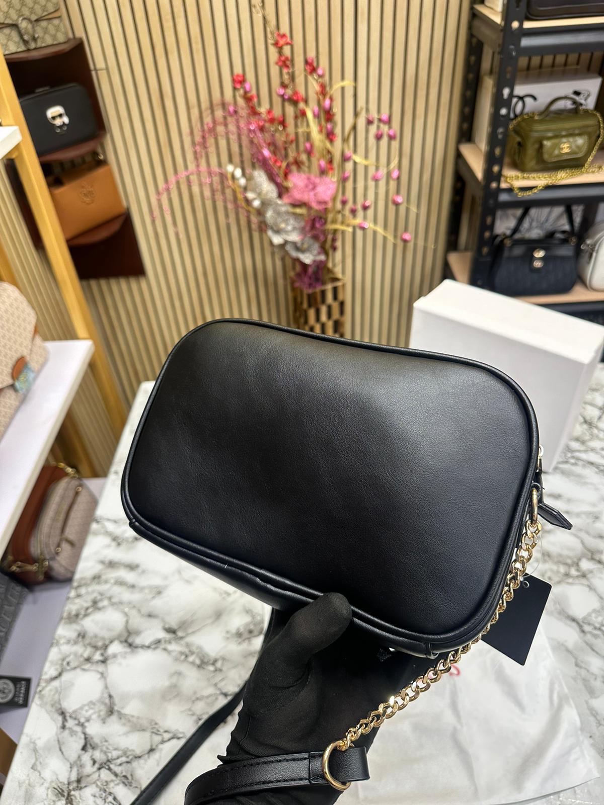 GUSS QUTED POLLY SLING Women Bag