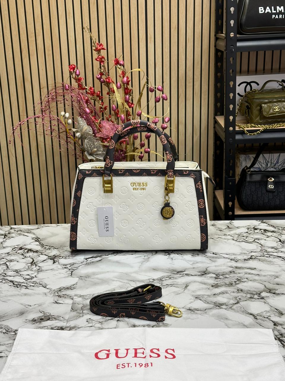 GUES WOMENS ELITE SATCEL Women Bag