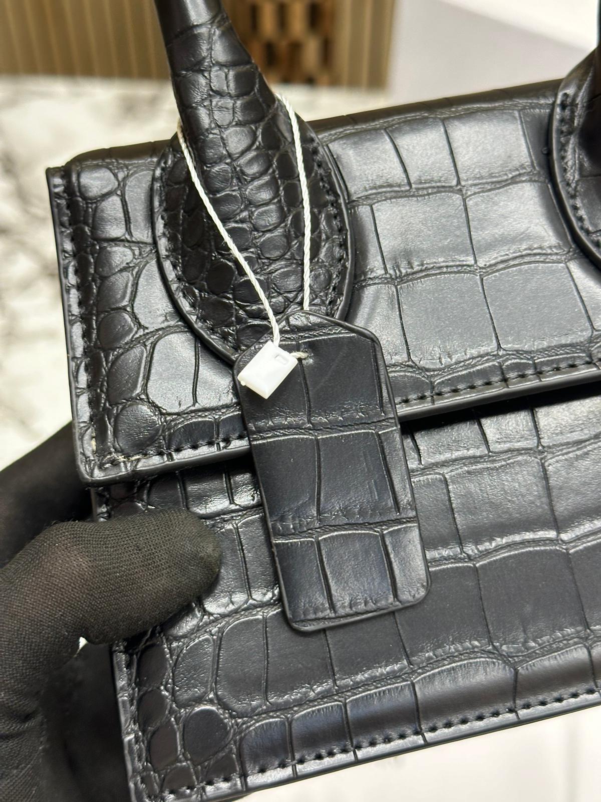 JACUEMUS LE CHQUITO CROCODILE SLING Women Bag