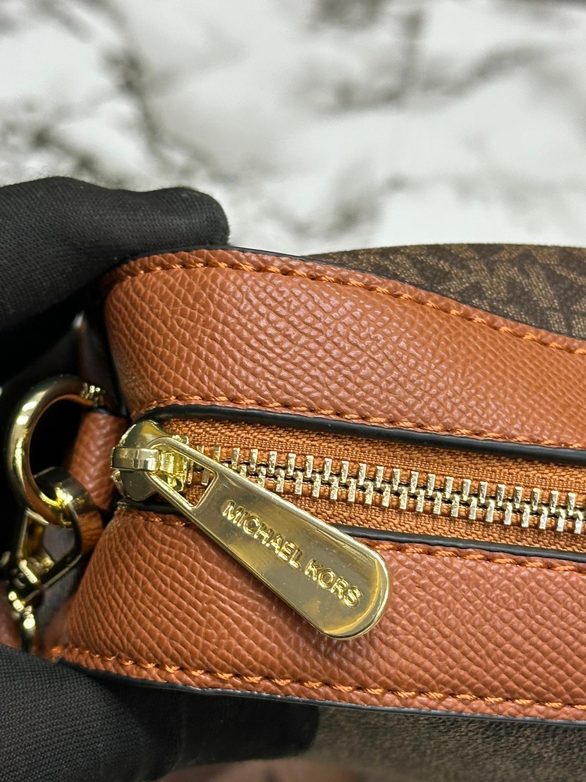 MICAEL KOS JET SET COMBO WITH OG BOX Women Bag
