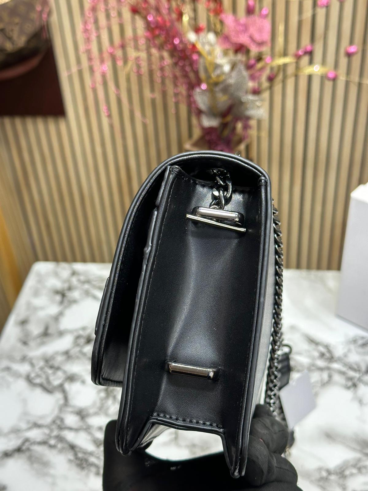GUES SASHAA SLING WITH OG BOX AND DUST Women BAG