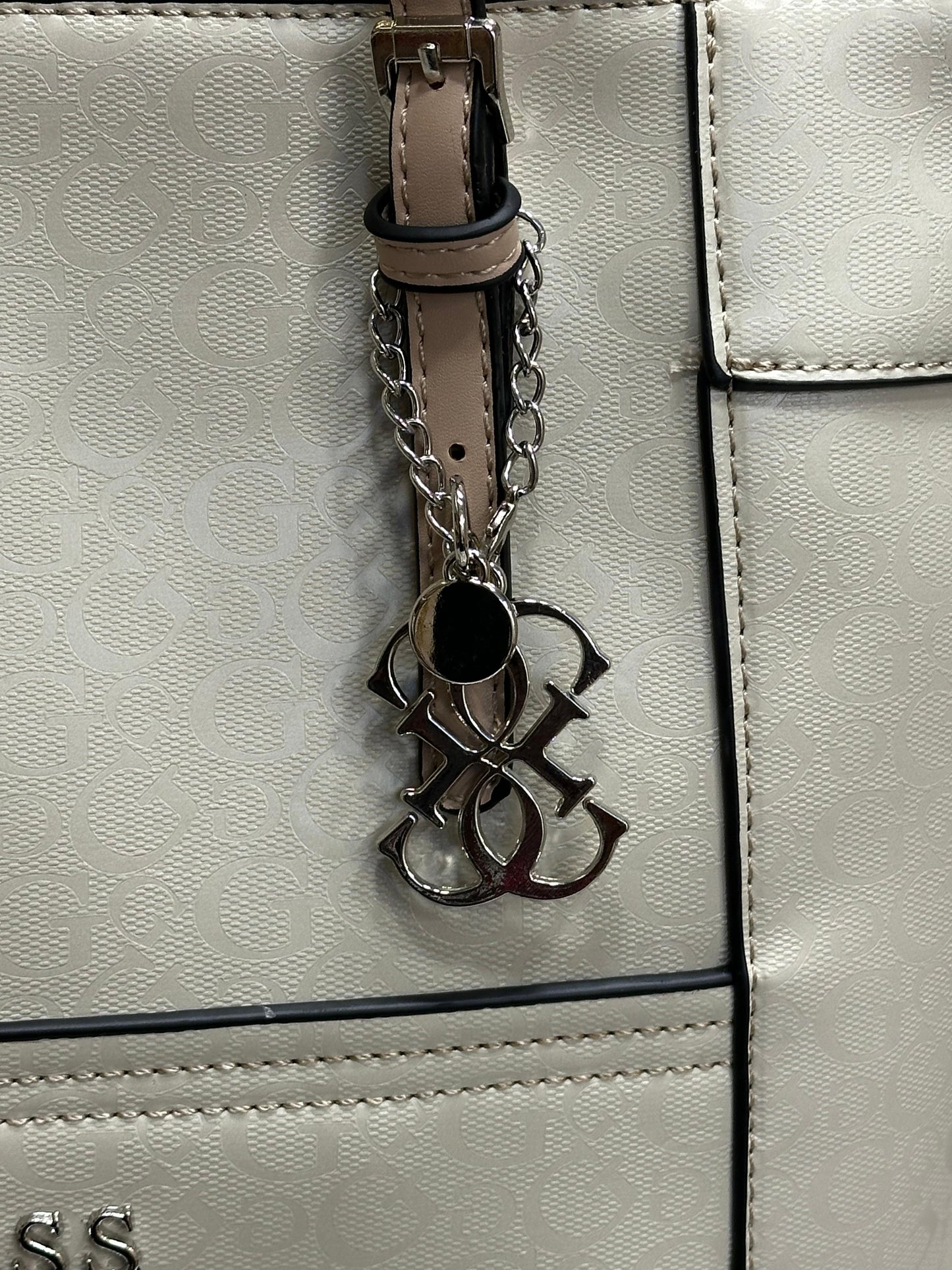 GUES VOYAGER PREMIUM SHOULDER Women Bag