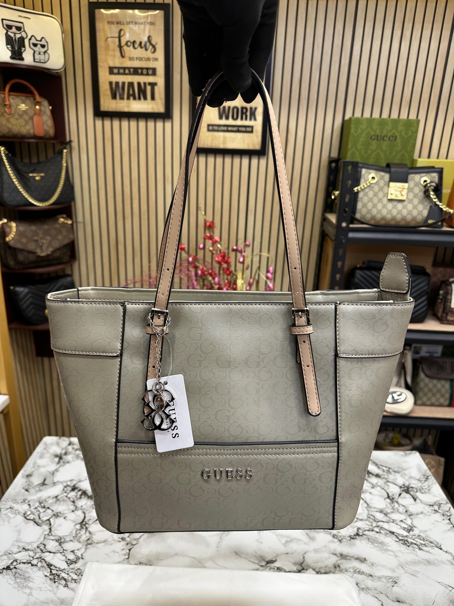 GUES VOYAGER PREMIUM SHOULDER Women Bag