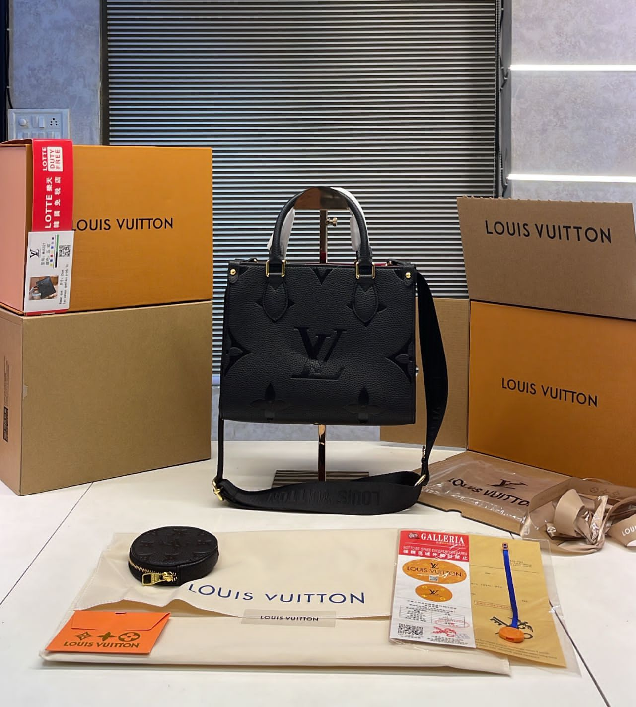 Lous Vuton On The Go PM With OG Box & Dust Bag - Coin Pouch Women Handbag