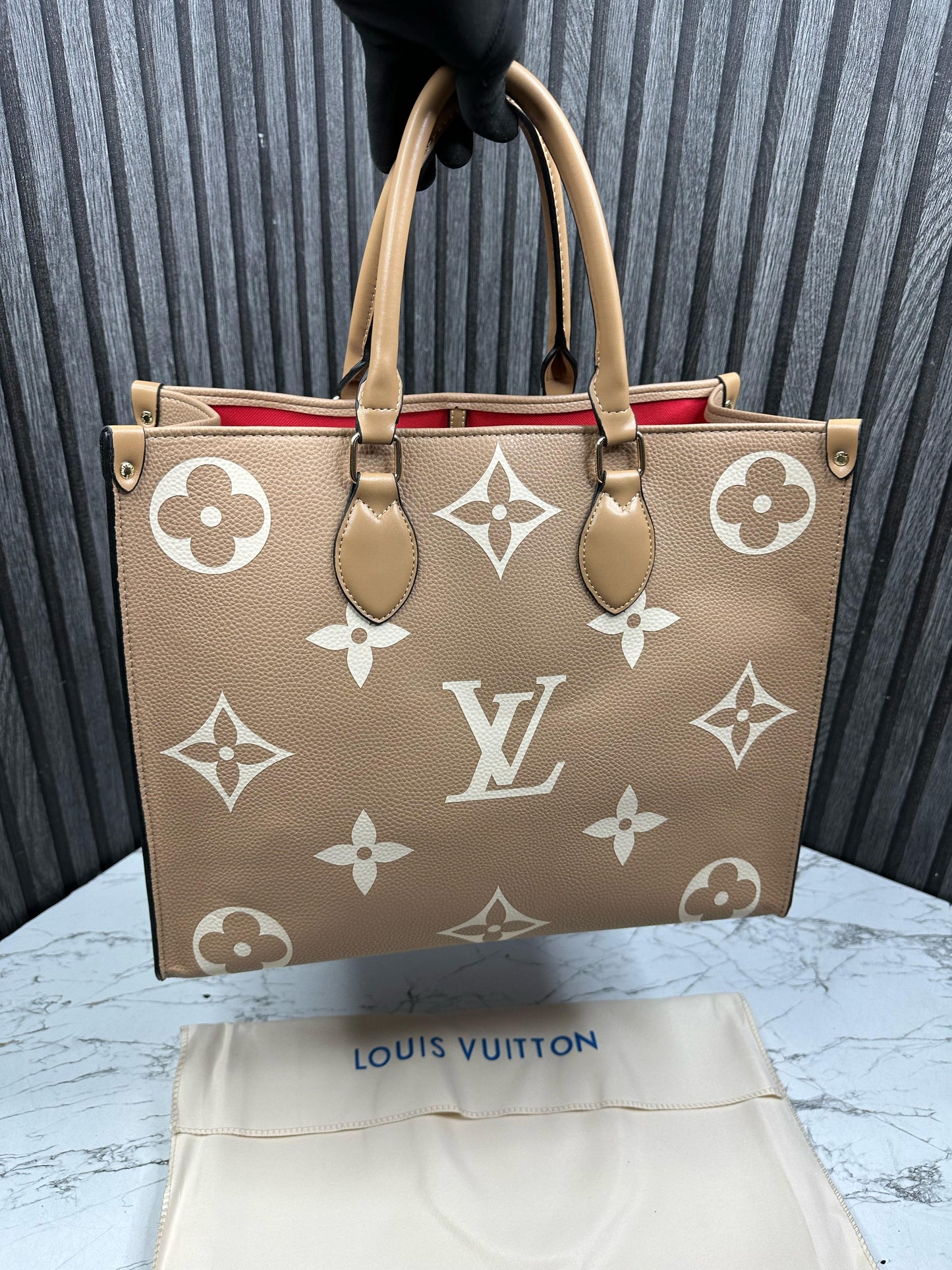 LOUS VUTON ONTHEGO PREMIUM BIG Women Handbag