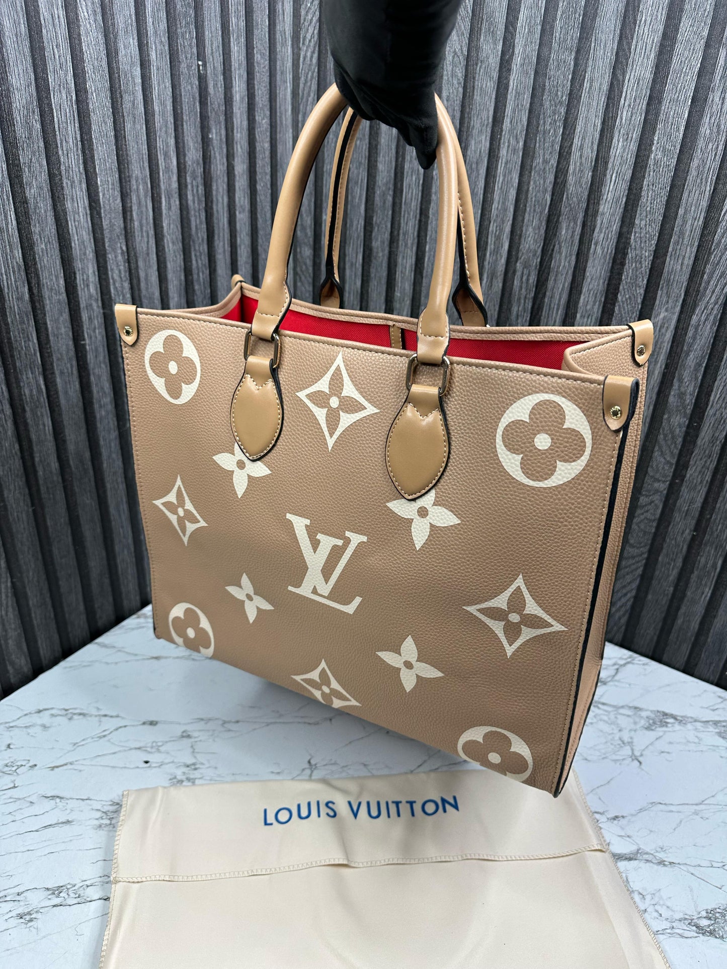 LOUS VUTON ONTHEGO PREMIUM BIG Women Handbag