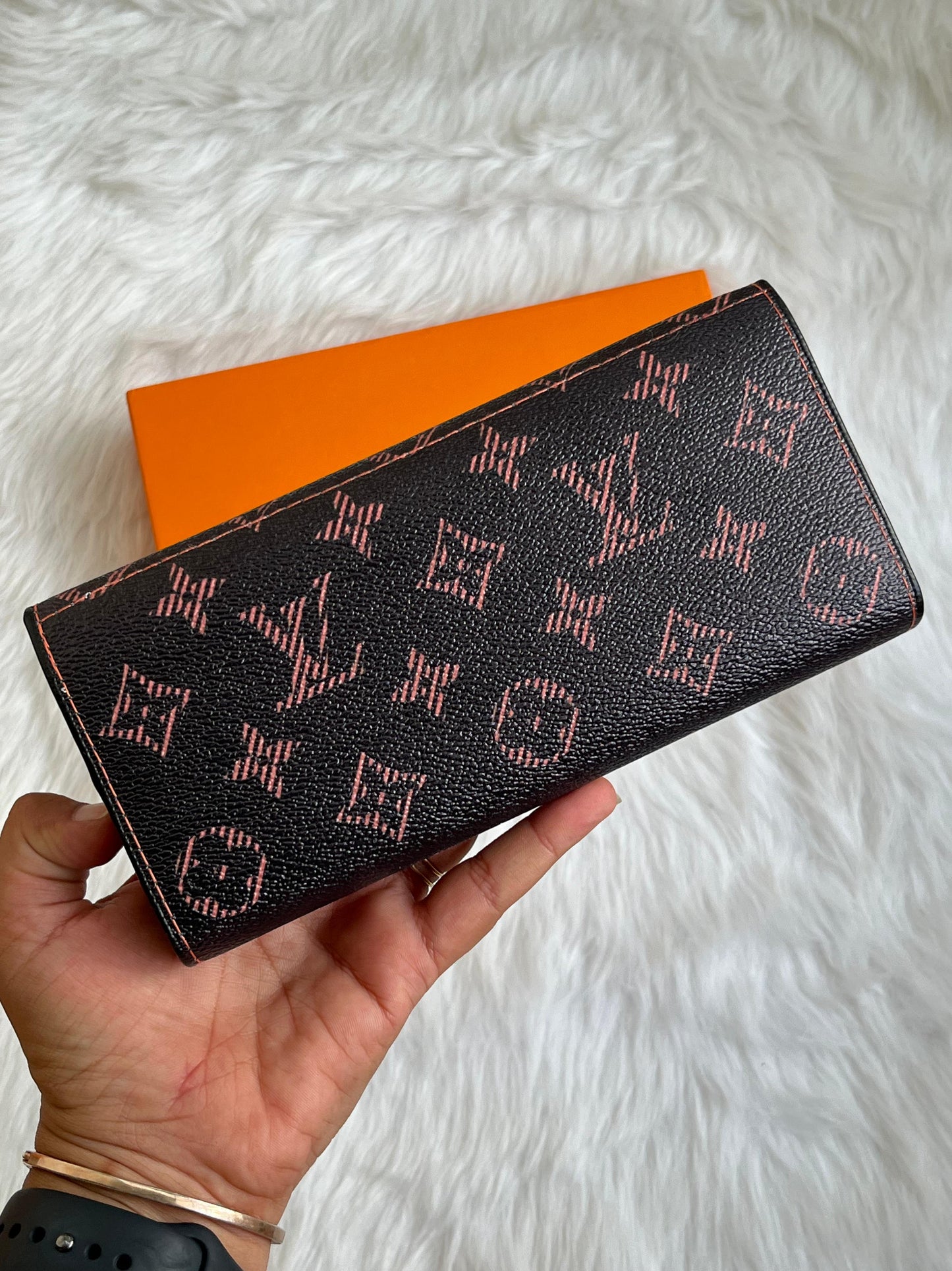 Lous Vuion Long 3 Fold Wallet