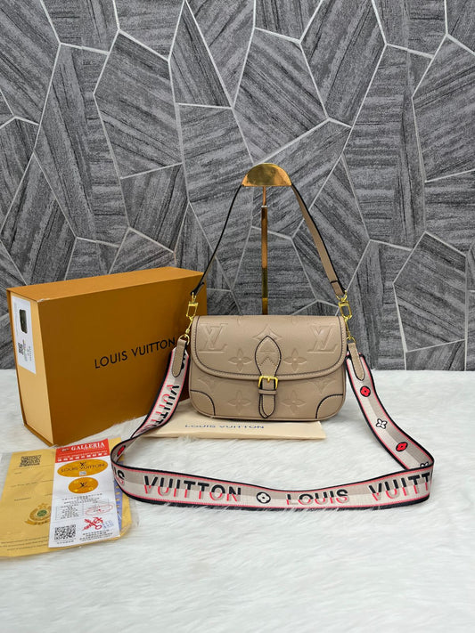 LOUS VUION DIANE SKING WOMAN BAG