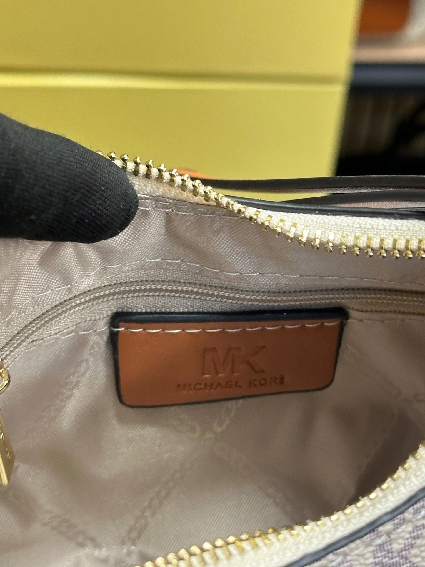 MICHAL KORS SLING WOMAN HANDBAG