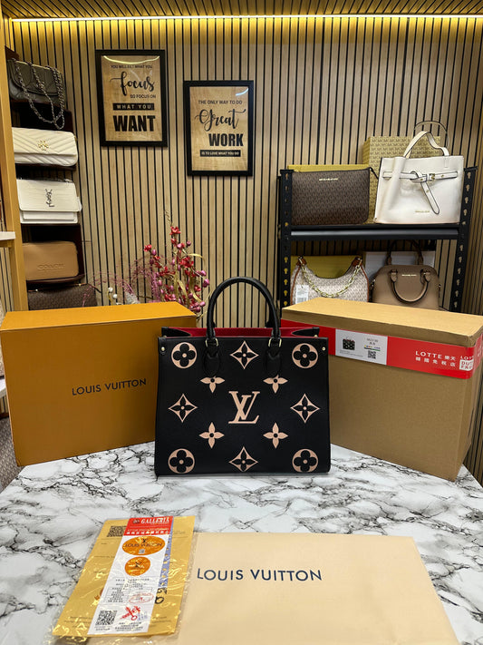 LOUS VUITTON PREMIUM ONTHEGO WITH Dust bag WOMAN HANDBAG