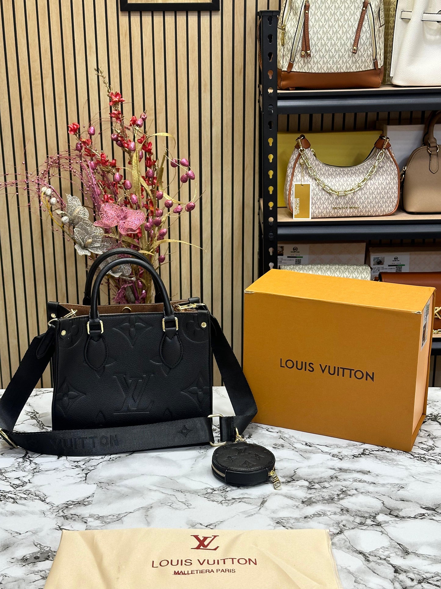 LOUS VUION MINI ONTHEGO WITH OG MAGNETIC BOX Women Hand Bag