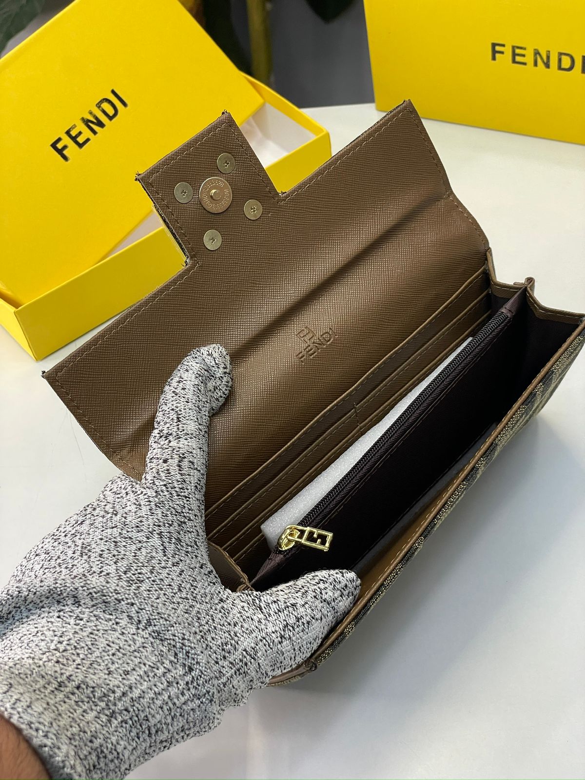 FEDI WALLET FOR WOMEN