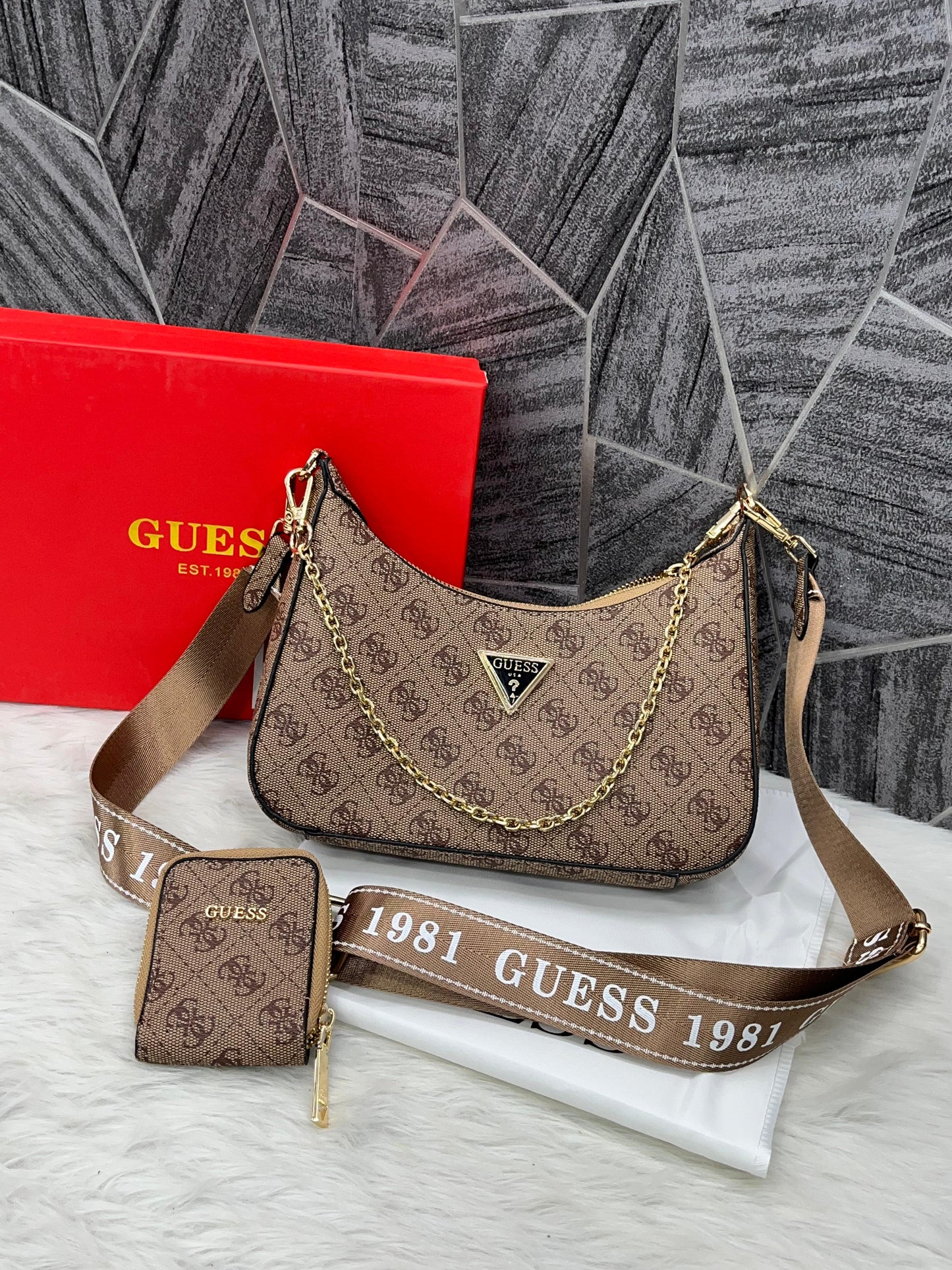 Gues Pochette Premium Women Bag