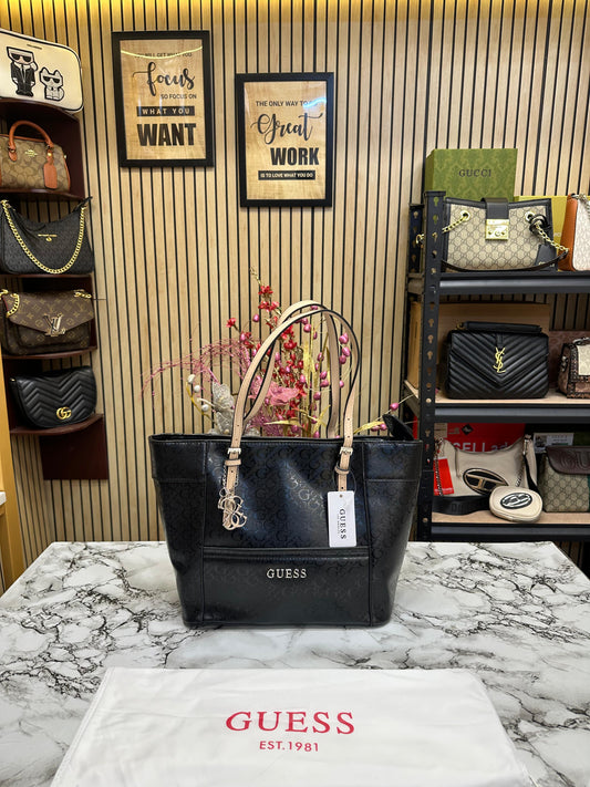 GUES VOYAGER PREMIUM SHOULDER Women Bag