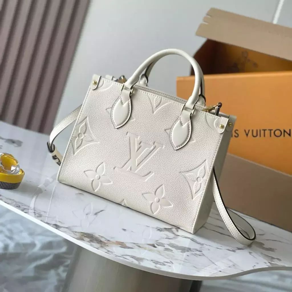 Lous Vuiton On The Go PM Small Women Bag