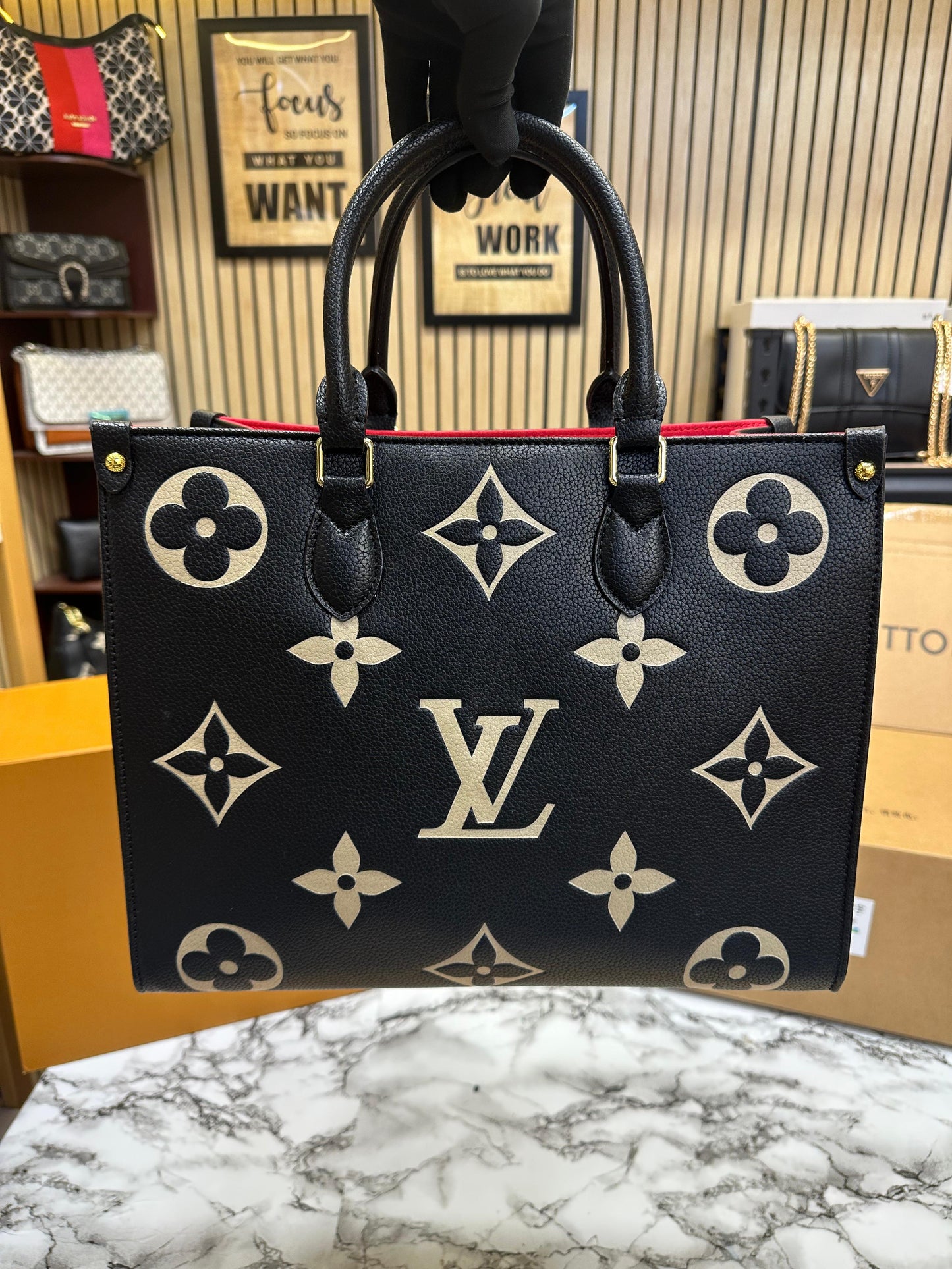 LOUS VUITON PREMIUM ONTHEGO WITH OG DOUBLE BOX Women Bag