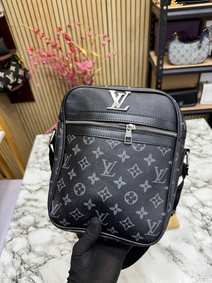 LOUS VUITON LV LOGO PREMIUM SIDE Women Bag