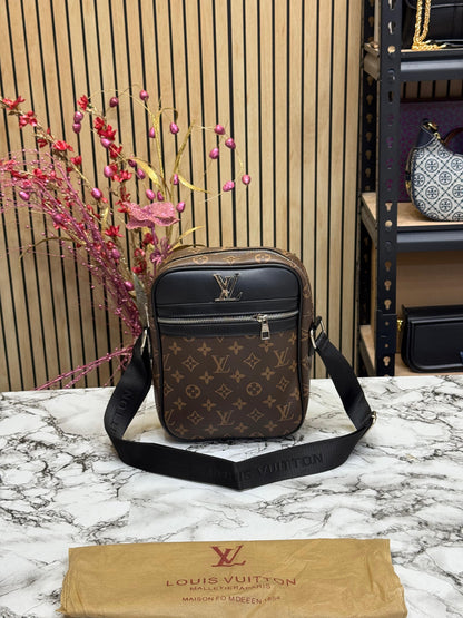 LOUS VUITON LV LOGO PREMIUM SIDE Women Bag