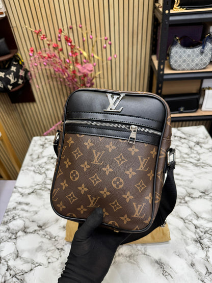 LOUS VUITON LV LOGO PREMIUM SIDE Women Bag