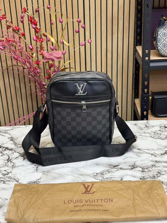 LOUS VUITON LV LOGO PREMIUM SIDE Women Bag