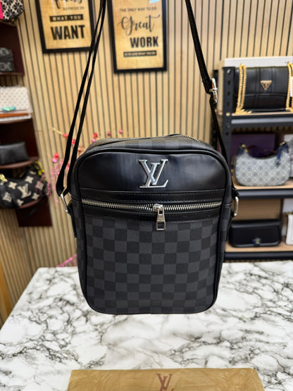 LOUS VUITON LV LOGO PREMIUM SIDE Women Bag